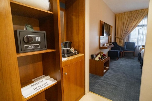 Emaar Elite Al Madina Hotel image 34